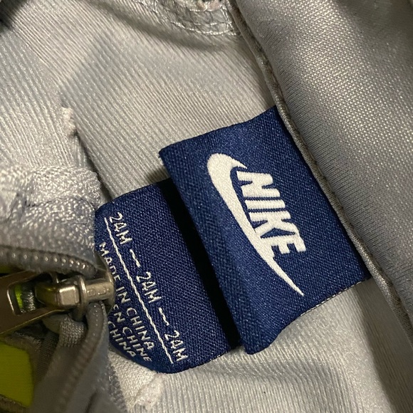 FREE SHIPPING Nike 2T - Picture 2 of 5